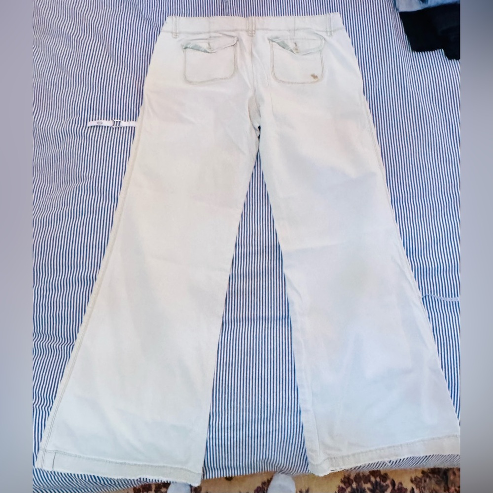 Vintage Abercrombie and Fitch, slightly flared at the bottom size 10